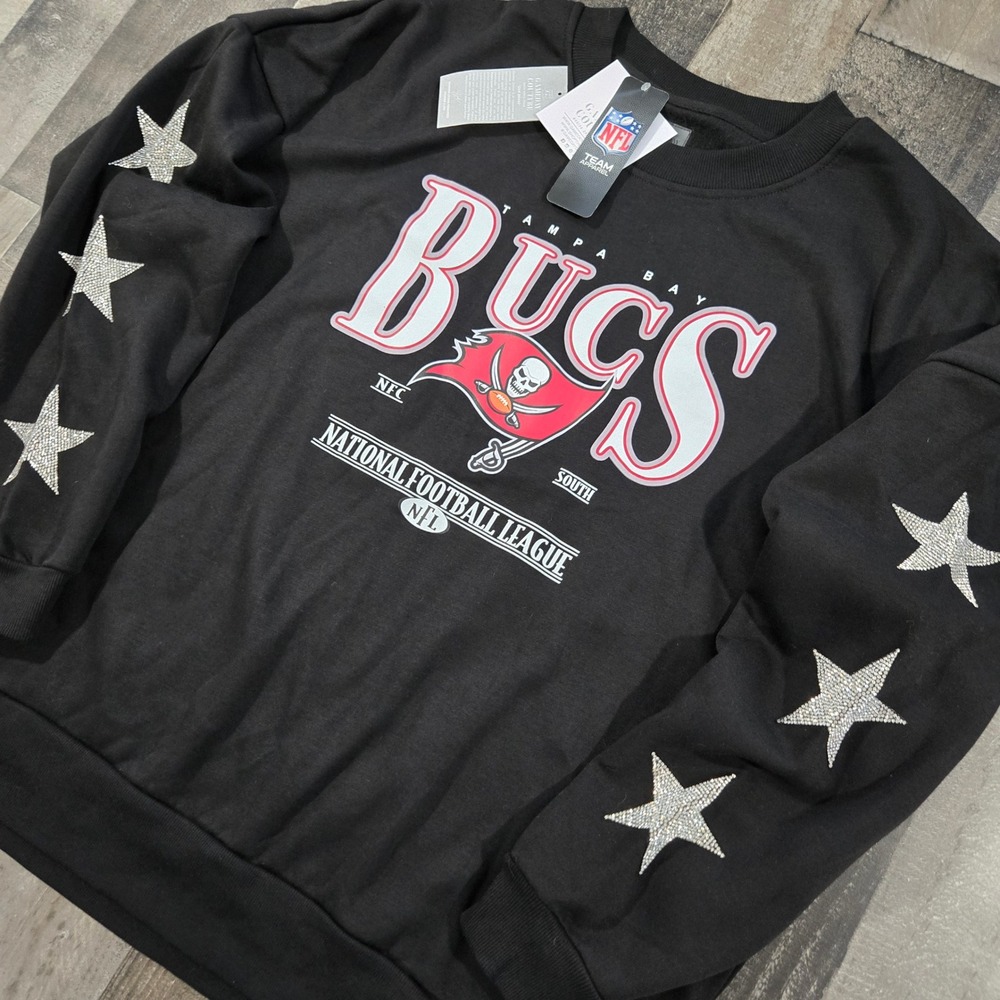 Gameday Couture Tampa Bay Bucs Settle the Score Rhinestone Star Sleeve Large NWT